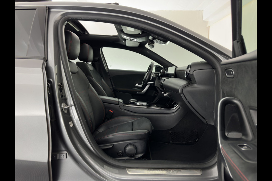 Mercedes-Benz A-Klasse 200 AMG Sportpack Business Solution (INCL-BTW) Aut. *PANO | LEATHER-MICROFIBRE | FULL-LED | HEATED-SPORTSEATS | WIDESCREEN-DIGIOCKPIT | DAB+ | NAVI-FULLMAP | CAMERA | PRIVACYGLASS | SHIFTPADDLES | 18''ALU*