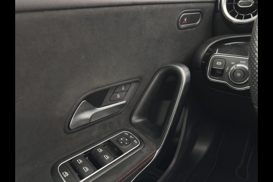 Mercedes-Benz A-Klasse 200 AMG Sportpack Business Solution (INCL-BTW) Aut. *PANO | LEATHER-MICROFIBRE | FULL-LED | HEATED-SPORTSEATS | WIDESCREEN-DIGIOCKPIT | DAB+ | NAVI-FULLMAP | CAMERA | PRIVACYGLASS | SHIFTPADDLES | 18''ALU*