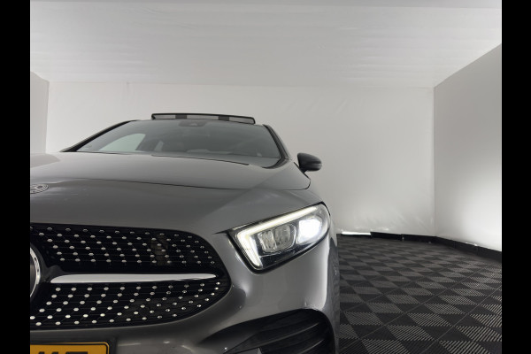 Mercedes-Benz A-Klasse 200 AMG Sportpack Business Solution (INCL-BTW) Aut. *PANO | LEATHER-MICROFIBRE | FULL-LED | HEATED-SPORTSEATS | WIDESCREEN-DIGIOCKPIT | DAB+ | NAVI-FULLMAP | CAMERA | PRIVACYGLASS | SHIFTPADDLES | 18''ALU*