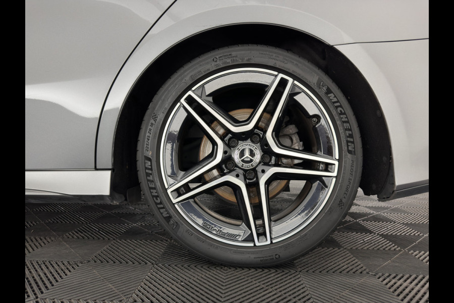 Mercedes-Benz A-Klasse 200 AMG Sportpack Business Solution (INCL-BTW) Aut. *PANO | LEATHER-MICROFIBRE | FULL-LED | HEATED-SPORTSEATS | WIDESCREEN-DIGIOCKPIT | DAB+ | NAVI-FULLMAP | CAMERA | PRIVACYGLASS | SHIFTPADDLES | 18''ALU*