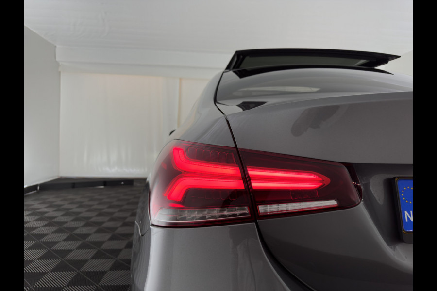 Mercedes-Benz A-Klasse 200 AMG Sportpack Business Solution (INCL-BTW) Aut. *PANO | LEATHER-MICROFIBRE | FULL-LED | HEATED-SPORTSEATS | WIDESCREEN-DIGIOCKPIT | DAB+ | NAVI-FULLMAP | CAMERA | PRIVACYGLASS | SHIFTPADDLES | 18''ALU*