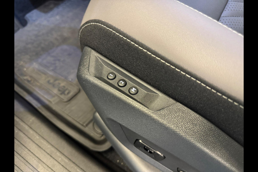 Jeep Compass 1.2 e-Hybrid First Edition | Panoramadak | Lederen bekleding | Prijs is rijklaar