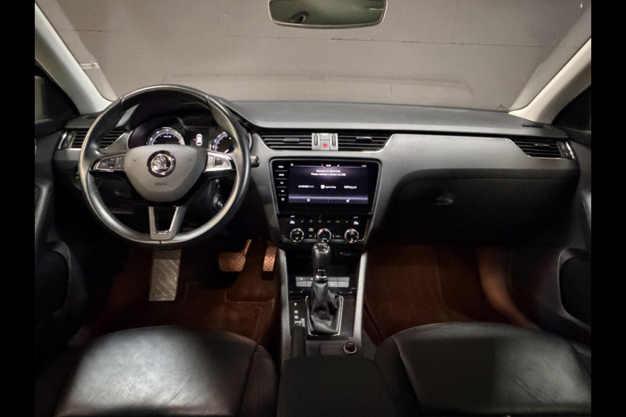 Škoda Octavia Combi 2.0 TSI 191PK Style Business | Leder | Adaptive cruise | Afn. trekhaak | Camera | Carplay | Dealer onderhouden