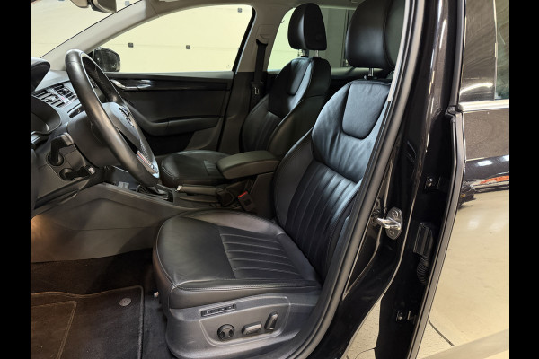 Škoda Octavia Combi 2.0 TSI 191PK Style Business | Leder | Adaptive cruise | Afn. trekhaak | Camera | Carplay | Dealer onderhouden