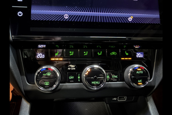 Škoda Octavia Combi 2.0 TSI 191PK Style Business | Leder | Adaptive cruise | Afn. trekhaak | Camera | Carplay | Dealer onderhouden