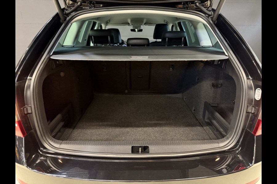 Škoda Octavia Combi 2.0 TSI 191PK Style Business | Leder | Adaptive cruise | Afn. trekhaak | Camera | Carplay | Dealer onderhouden