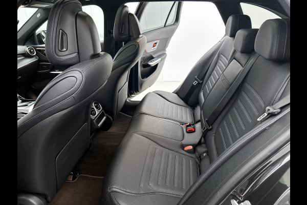 Mercedes-Benz C-Klasse Estate 300 e AMG Line | AMG-LIne In en exterieru | Sfeefverlichting | Stoe verwarming + Koeling | Trekhaak | Pano- Schuif kanteldak | Inclusief 24 maanden Mercedes-Benz Certified garantie voor Europa.