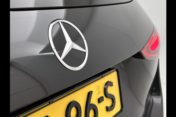 Mercedes-Benz C-Klasse Estate 300 e AMG Line | AMG-LIne In en exterieru | Sfeefverlichting | Stoe verwarming + Koeling | Trekhaak | Pano- Schuif kanteldak | Inclusief 24 maanden Mercedes-Benz Certified garantie voor Europa.