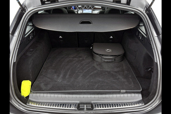 Mercedes-Benz C-Klasse Estate 300 e AMG Line | AMG-LIne In en exterieru | Sfeefverlichting | Stoe verwarming + Koeling | Trekhaak | Pano- Schuif kanteldak | Inclusief 24 maanden Mercedes-Benz Certified garantie voor Europa.