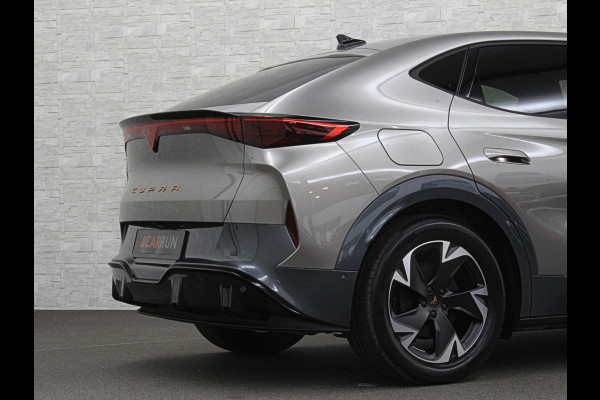 CUPRA Tavascan 286pk NIEUW & RUIM 3000,= VOORDEEL! | 77 kWh | Nieuw! | Winter-Pack | Warmtepomp | Verlengde Fabrieksgarantie | 7x Op Voorraad | 3-Zone Clima | Verwarmde Voorruit | Keyless-Entry | Sfeerverlichting | Stoelverwarming | Carplay | Stuurverwarming | Getint Glas | 19 inch | Lane-Assist | Camera | Draadloos Laden |