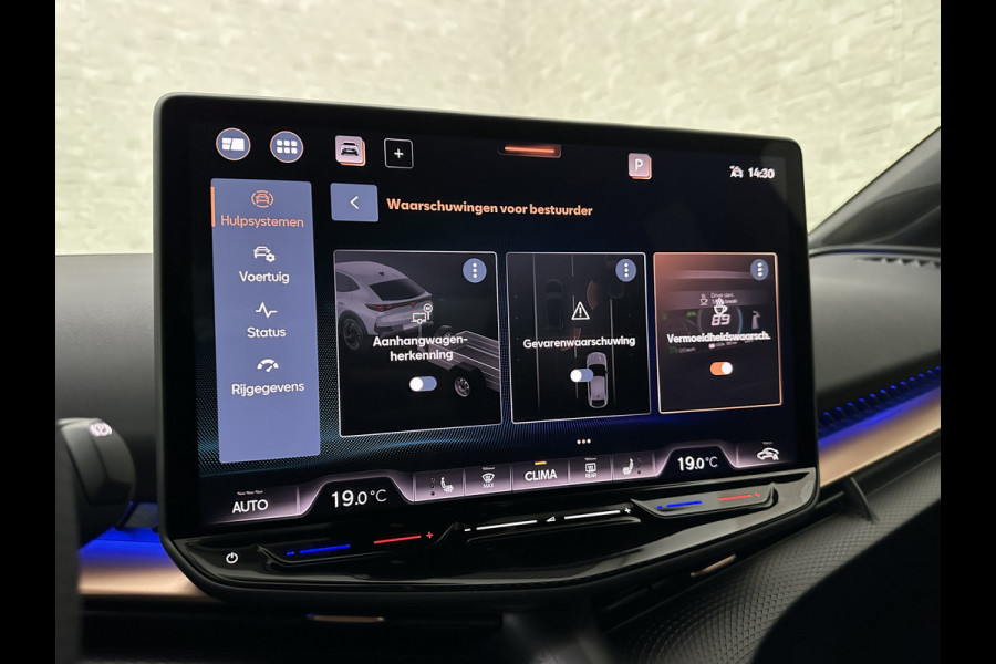 CUPRA Tavascan 286pk NIEUW & RUIM 3000,= VOORDEEL! | 77 kWh | Nieuw! | Winter-Pack | Warmtepomp | Verlengde Fabrieksgarantie | 7x Op Voorraad | 3-Zone Clima | Verwarmde Voorruit | Keyless-Entry | Sfeerverlichting | Stoelverwarming | Carplay | Stuurverwarming | Getint Glas | 19 inch | Lane-Assist | Camera | Draadloos Laden |