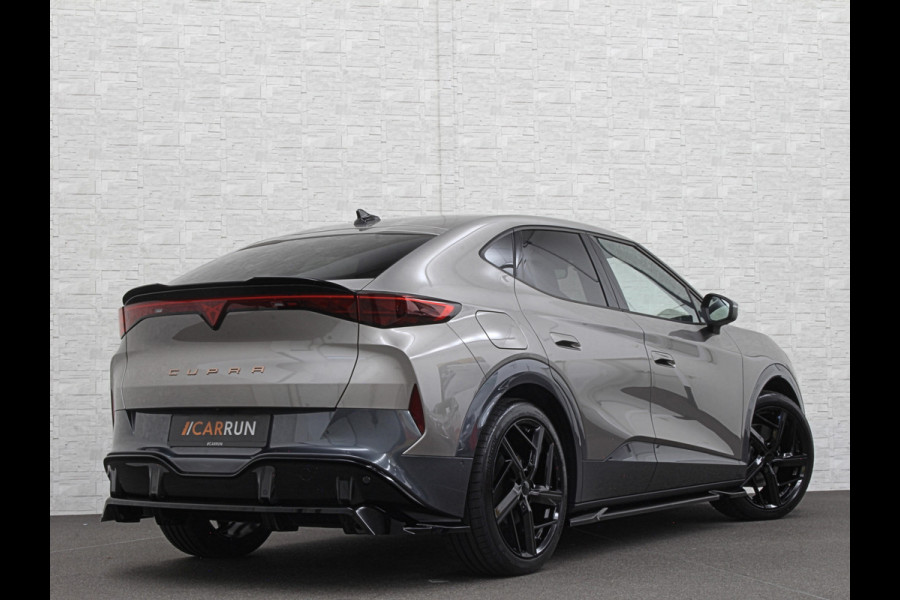 CUPRA Tavascan 286pk 77 kWh Aero-pack | Nieuw! | Winter-Pack | Warmtepomp | Verlengde Fabrieksgarantie | 7x Op Voorraad | Adaptive Cruise Contr 3-Zone Clima | Verwarmde Voorruit | Keyless-Entry | Sfeerverlichting | Stoelverwarming | Carplay | Stuurverwarming | Getint Glas | 19 inch | Lane-Assist | Camera | Draadloos Laden |