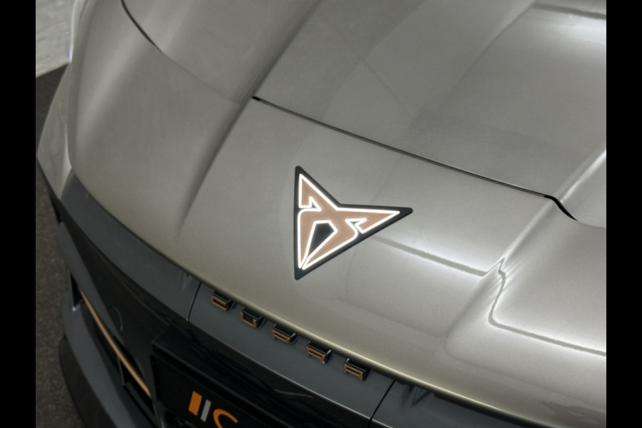 CUPRA Tavascan 286pk 77 kWh Aero-pack | Nieuw! | Winter-Pack | Warmtepomp | Verlengde Fabrieksgarantie | 7x Op Voorraad | Adaptive Cruise Contr 3-Zone Clima | Verwarmde Voorruit | Keyless-Entry | Sfeerverlichting | Stoelverwarming | Carplay | Stuurverwarming | Getint Glas | 19 inch | Lane-Assist | Camera | Draadloos Laden |
