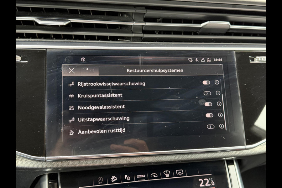 Audi RS Q8 4.0 TFSI RS Q8 quattro | Akrapovic | RS Dynamic | Panoramdak | Bang & Olufsen Advanced | Head-Up | 3D Camera |