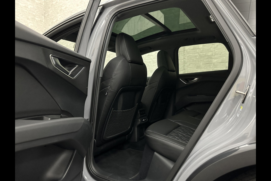 Audi Q4 e-tron 40 S-Line 77 kWh | Panorama | #RS-Leder | Warmtepomp | Sportstoelen | ACC | Lane Ass. | 5x Q4 op voorraad! | MMi+ | Virtual-Cockpit | 3-Zone Climate Control | Getint Glas | Zwarte Hemel | Elktr. A klep | Kieselgrijs | Btw Auto.