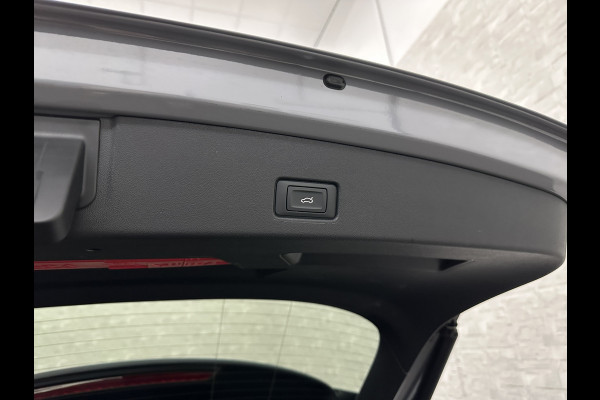 Audi Q4 e-tron 40 S-Line 77 kWh | Panorama | #RS-Leder | Warmtepomp | Sportstoelen | ACC | Lane Ass. | 5x Q4 op voorraad! | MMi+ | Virtual-Cockpit | 3-Zone Climate Control | Getint Glas | Zwarte Hemel | Elktr. A klep | Kieselgrijs | Btw Auto.