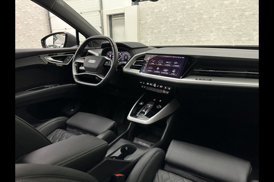 Audi Q4 e-tron 40 S-Line 77 kWh | Panorama | #RS-Leder | Warmtepomp | Sportstoelen | ACC | Lane Ass. | 5x Q4 op voorraad! | MMi+ | Virtual-Cockpit | 3-Zone Climate Control | Getint Glas | Zwarte Hemel | Elktr. A klep | Kieselgrijs | Btw Auto.
