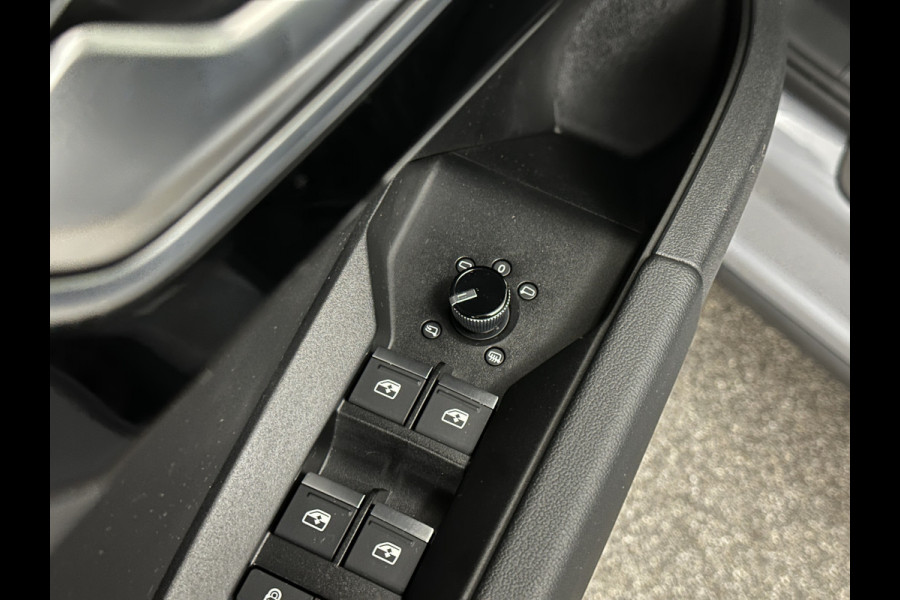 Audi Q4 e-tron 40 S-Line 77 kWh | Panorama | #RS-Leder | Warmtepomp | Sportstoelen | ACC | Lane Ass. | 5x Q4 op voorraad! | MMi+ | Virtual-Cockpit | 3-Zone Climate Control | Getint Glas | Zwarte Hemel | Elktr. A klep | Kieselgrijs | Btw Auto.