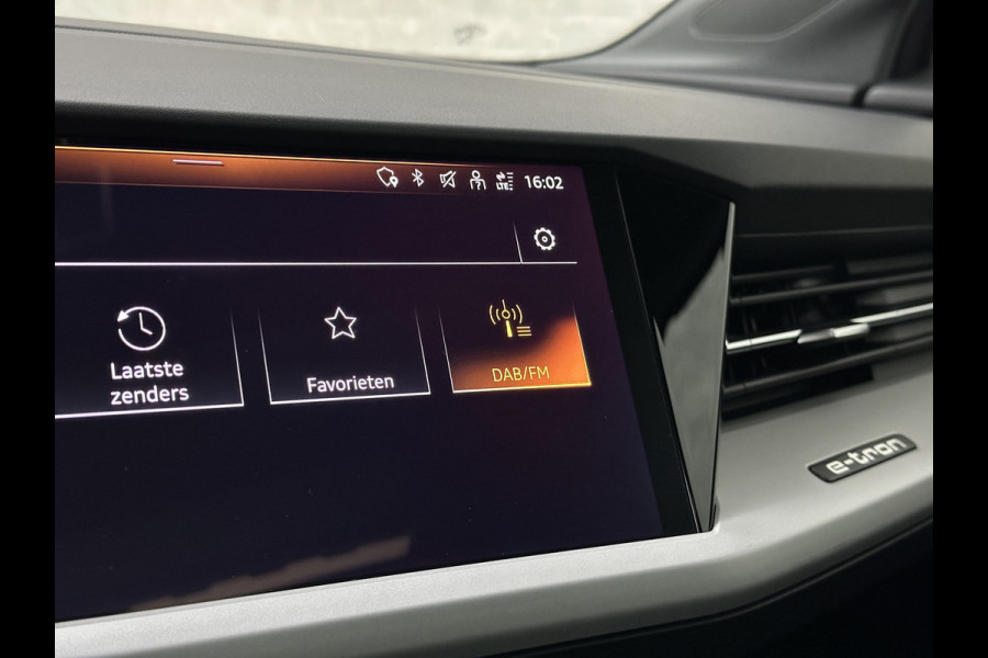 Audi Q4 e-tron 40 S-Line 77 kWh | Panorama | #RS-Leder | Warmtepomp | Sportstoelen | ACC | Lane Ass. | 5x Q4 op voorraad! | MMi+ | Virtual-Cockpit | 3-Zone Climate Control | Getint Glas | Zwarte Hemel | Elktr. A klep | Kieselgrijs | Btw Auto.