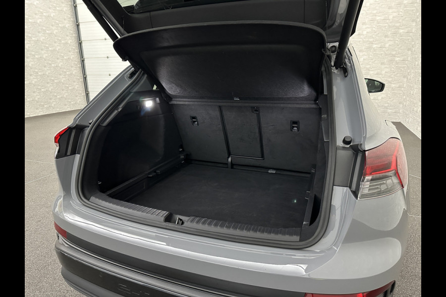 Audi Q4 e-tron 40 S-Line 77 kWh | Panorama | #RS-Leder | Warmtepomp | Sportstoelen | ACC | Lane Ass. | 5x Q4 op voorraad! | MMi+ | Virtual-Cockpit | 3-Zone Climate Control | Getint Glas | Zwarte Hemel | Elktr. A klep | Kieselgrijs | Btw Auto.