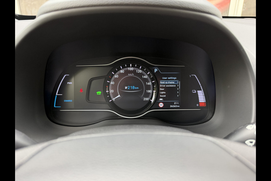 Hyundai Kona EV Premium 64 kWh / Warmtepomp / Keyless / Stoelverw. + ventilatie / HU-display