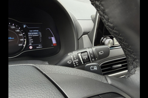 Hyundai Kona EV Premium 64 kWh / Warmtepomp / Keyless / Stoelverw. + ventilatie / HU-display