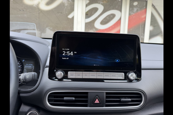 Hyundai Kona EV Premium 64 kWh / Warmtepomp / Keyless / Stoelverw. + ventilatie / HU-display