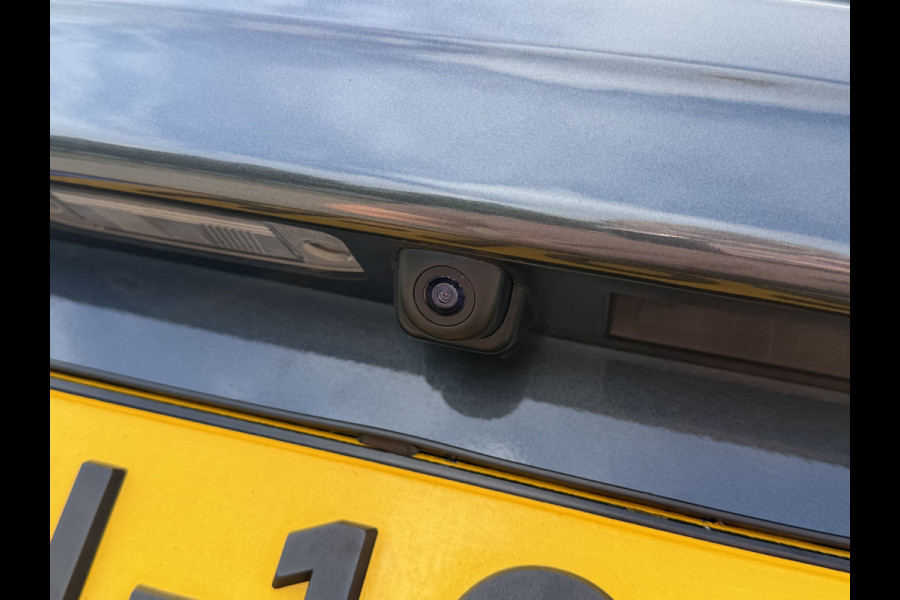 Hyundai Kona EV Premium 64 kWh / Warmtepomp / Keyless / Stoelverw. + ventilatie / HU-display