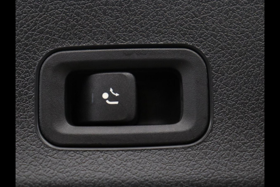 Mercedes-Benz CLA-Klasse Shooting Brake 200 Business Solution Luxury | Panoramadak | Adaptive cruise | Memory | Trekhaak | Stoelverwarming | Camera | Park assist | Sfeerverlichting | Carplay | Climate control