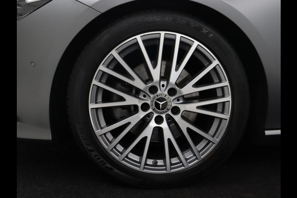 Mercedes-Benz CLA-Klasse Shooting Brake 200 Business Solution Luxury | Panoramadak | Adaptive cruise | Memory | Trekhaak | Stoelverwarming | Camera | Park assist | Sfeerverlichting | Carplay | Climate control