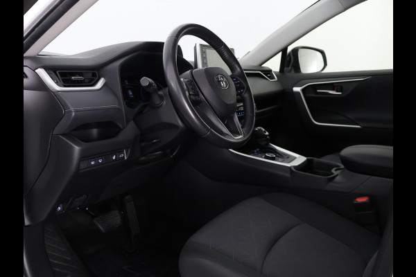 Toyota RAV4 2.5 HYBRID 4WD DYNAMIC BI-TONE GARANTIE 05-2031! SLECHTS 39.000 KM! 1650 KG TREKGEWICHT. STUUR & STOELVERWARMING . NAVIGATIE .PDC V & A .