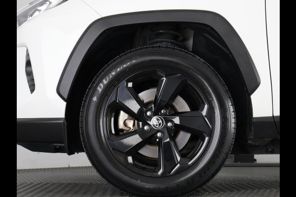 Toyota RAV4 2.5 HYBRID 4WD DYNAMIC BI-TONE GARANTIE 05-2031! SLECHTS 39.000 KM! 1650 KG TREKGEWICHT. STUUR & STOELVERWARMING . NAVIGATIE .PDC V & A .