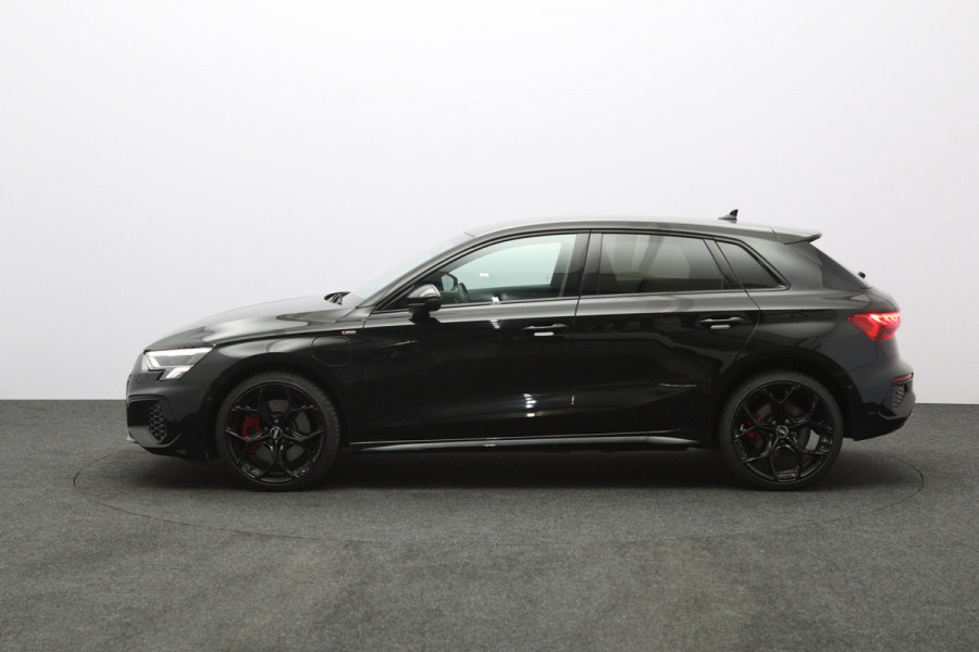 Audi A3 Sportback 45 TFSI e 245 PK S-Line edition Competition PHEV, Adap. Cruise Control, Stoelverwarming