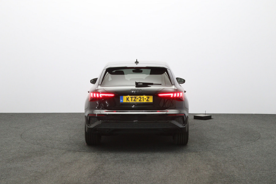 Audi A3 Sportback 45 TFSI e 245 PK S-Line edition Competition PHEV, Adap. Cruise Control, Stoelverwarming