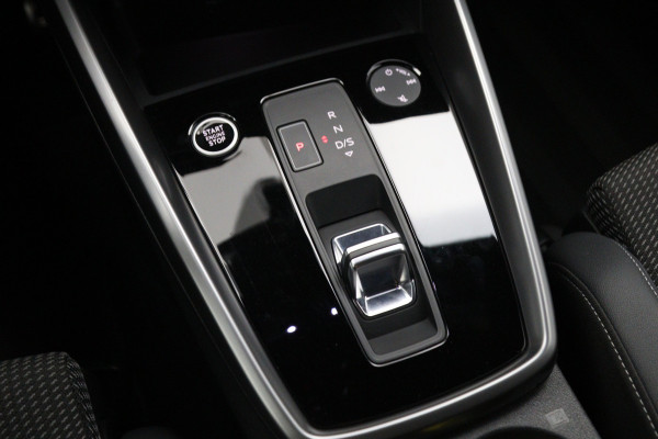 Audi A3 Sportback 45 TFSI e 245 PK S-Line edition Competition PHEV, Adap. Cruise Control, Stoelverwarming