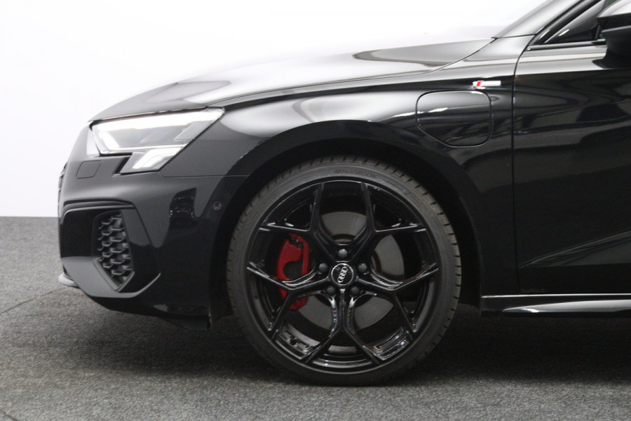 Audi A3 Sportback 45 TFSI e 245 PK S-Line edition Competition PHEV, Adap. Cruise Control, Stoelverwarming