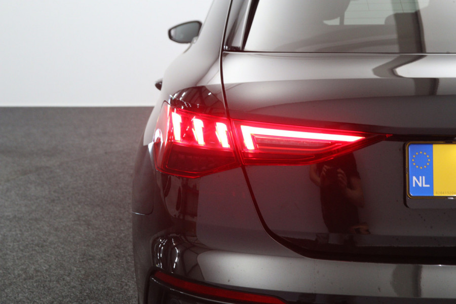 Audi A3 Sportback 45 TFSI e 245 PK S-Line edition Competition PHEV, Adap. Cruise Control, Stoelverwarming