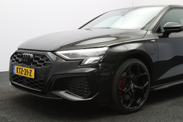 Audi A3 Sportback 45 TFSI e 245 PK S-Line edition Competition PHEV, Adap. Cruise Control, Stoelverwarming