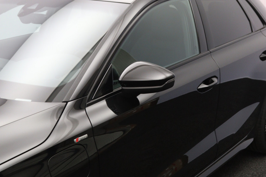 Audi A3 Sportback 45 TFSI e 245 PK S-Line edition Competition PHEV, Adap. Cruise Control, Stoelverwarming