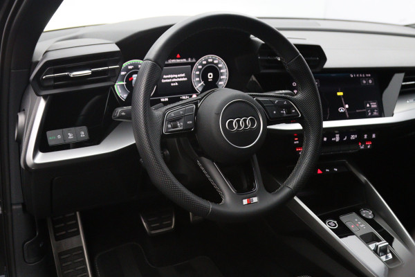 Audi A3 Sportback 45 TFSI e 245 PK S-Line edition Competition PHEV, Adap. Cruise Control, Stoelverwarming