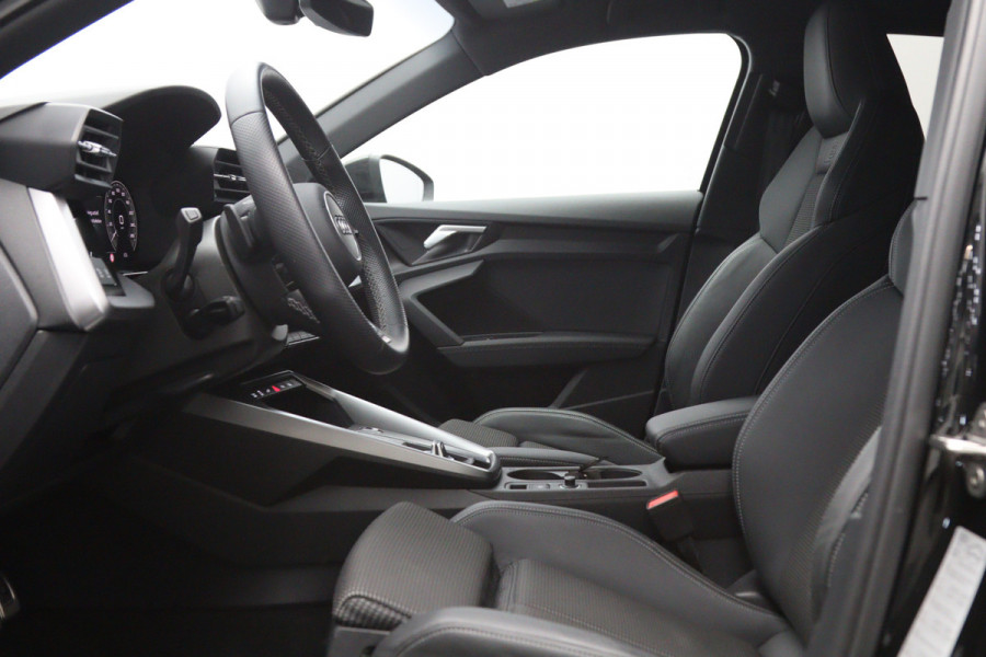 Audi A3 Sportback 45 TFSI e 245 PK S-Line edition Competition PHEV, Adap. Cruise Control, Stoelverwarming