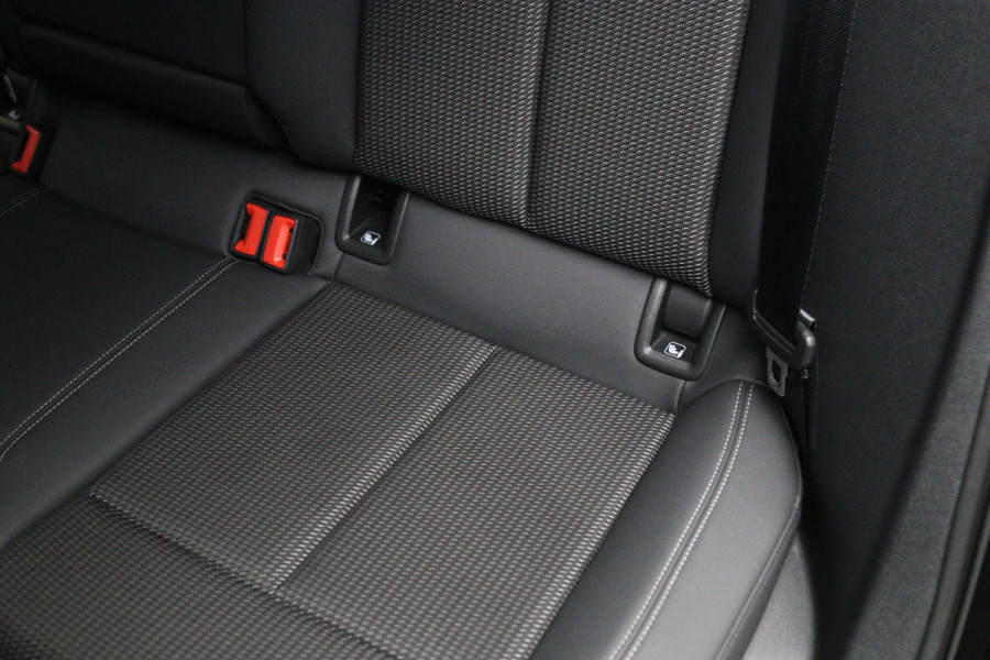 Audi A3 Sportback 45 TFSI e 245 PK S-Line edition Competition PHEV, Adap. Cruise Control, Stoelverwarming