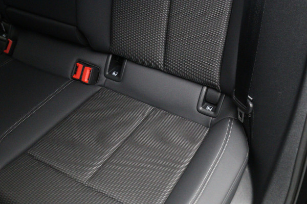 Audi A3 Sportback 45 TFSI e 245 PK S-Line edition Competition PHEV, Adap. Cruise Control, Stoelverwarming