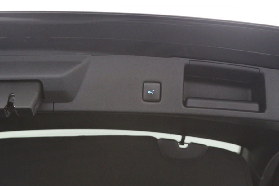 Ford Kuga 2.5 PHEV 225 PK ST-Line, Winterpakket, Adap. Cruise Control, 360 Camera, 19" LM, 4 x Stoelverwarming