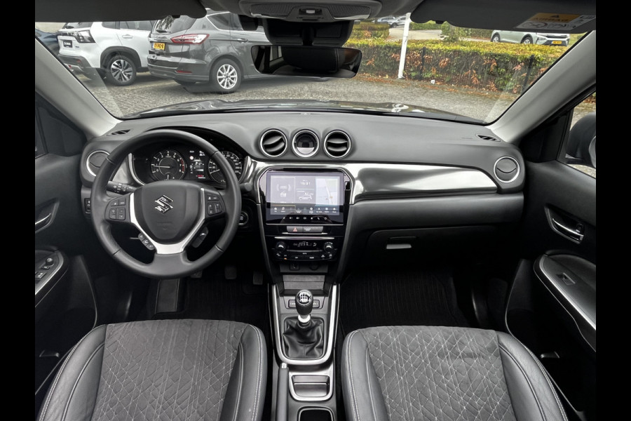Suzuki Vitara 1.4 Boosterjet Smart Hybrid Style | €2.000,- voordeel | Meerdere kleuren leverbaar | Pano | Adapt. Cruise | Camera | Dodehoek | Rijstrook | Stoelverwarming | Inklapbare spiegels | etc. etc.