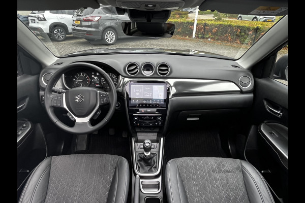 Suzuki Vitara 1.4 Boosterjet Smart Hybrid Style | €2.000,- voordeel | Meerdere kleuren leverbaar | Pano | Adapt. Cruise | Camera | Dodehoek | Rijstrook | Stoelverwarming | Inklapbare spiegels | etc. etc.