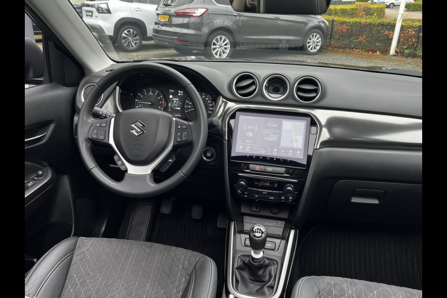 Suzuki Vitara 1.4 Boosterjet Smart Hybrid Style | €2.000,- voordeel | Meerdere kleuren leverbaar | Pano | Adapt. Cruise | Camera | Dodehoek | Rijstrook | Stoelverwarming | Inklapbare spiegels | etc. etc.