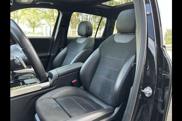 Mercedes-Benz Glb 180 AMG 7-zits // Trekhaak // Panoramadak // Memory // Keyless // Carplay // MultiBeam LED // Nightpakket // Sfeerverlichting