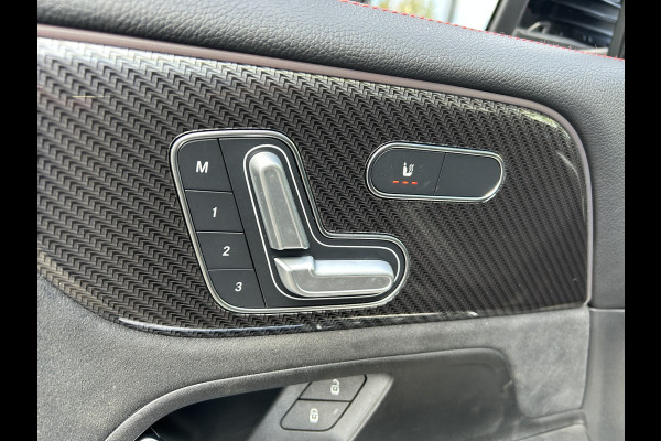 Mercedes-Benz Glb 180 AMG 7-zits // Trekhaak // Panoramadak // Memory // Keyless // Carplay // MultiBeam LED // Nightpakket // Sfeerverlichting