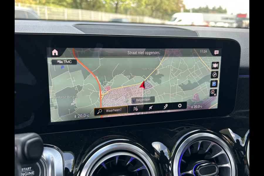 Mercedes-Benz Glb 180 AMG 7-zits // Trekhaak // Panoramadak // Memory // Keyless // Carplay // MultiBeam LED // Nightpakket // Sfeerverlichting